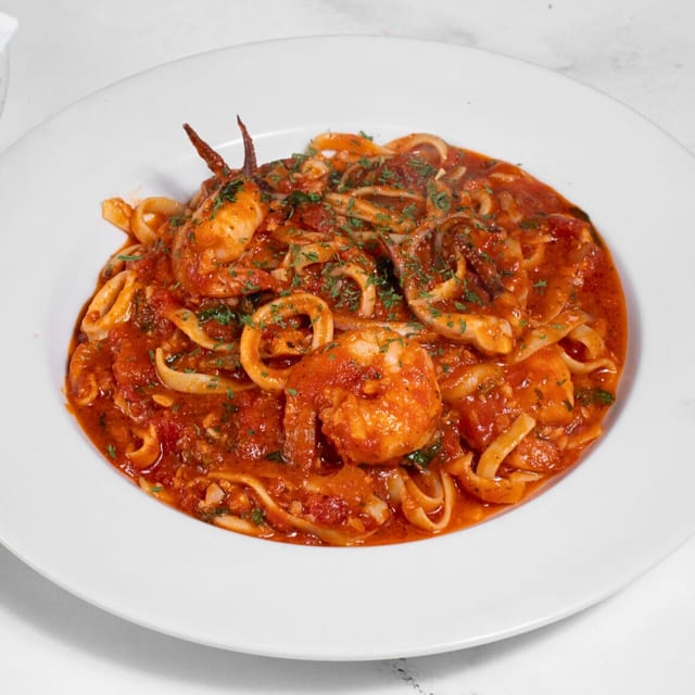 Catering Fettuccine Frutti De Mare.