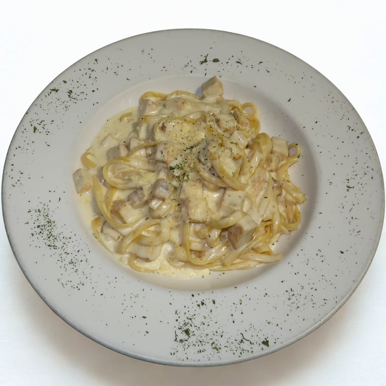 Delicious Chicken Alfredo Awaits